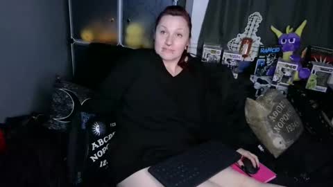 Snapshot of moxxxiemorbid chatting on 2, 1, 2025 Moxxxie Morbid online show from 2, 1, 2025
