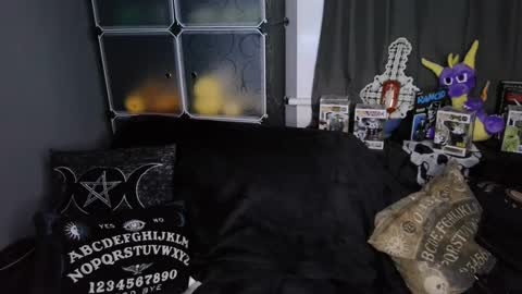 Snapshot of moxxxiemorbid chatting on 10, 1, 2025 Moxxxie Morbid online show from 10, 1, 2025