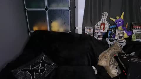 Snapshot of moxxxiemorbid chatting on 5, 2, 2025 Moxxxie Morbid online show from 5, 2, 2025
