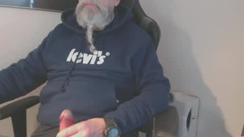 mr_boombastic2021 online show from 8, 3, 2025