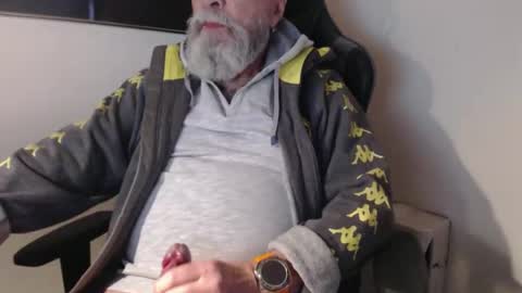 mr_boombastic2021 online show from 22, 12, 2025