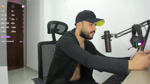 chris online show from 13, 10, 2025