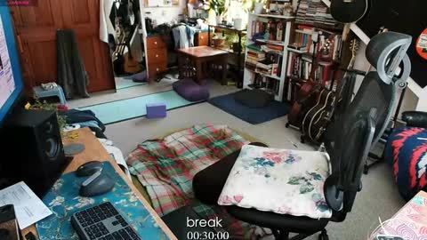 Snapshot of mr_foxxy chatting on 13, 2, 2025 ninko online show from 13, 2, 2025