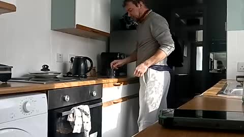 mr_i_ online show from 18, 2, 2025