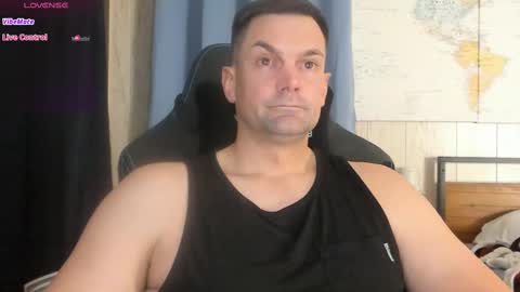 Snapshot of mr_mac69 chatting on 16, 1, 2025 Cam online show from 16, 1, 2025