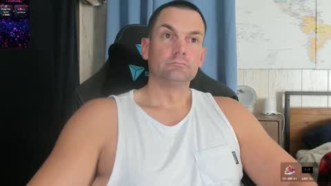 Snapshot of mr_mac69 chatting on 14, 10, 2025 Cam online show from 14, 10, 2025