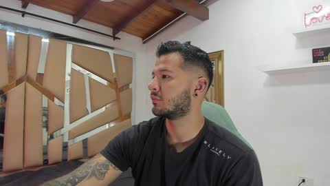 MIKEE online show from 31, 12, 2024