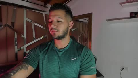 MIKEE online show from 10, 1, 2025