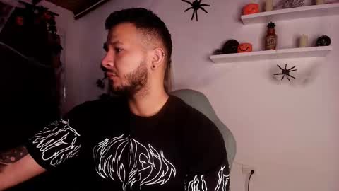 MIKEE online show from 21, 10, 2025