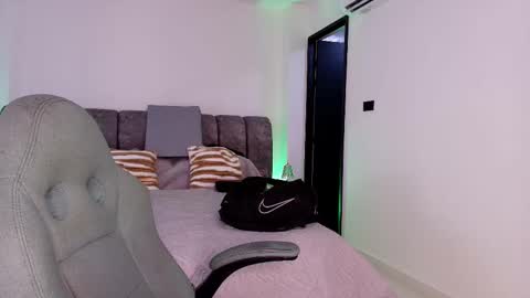 MIKEE online show from 13, 11, 2025