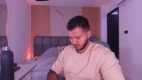 MIKEE online show from 11, 2, 2026