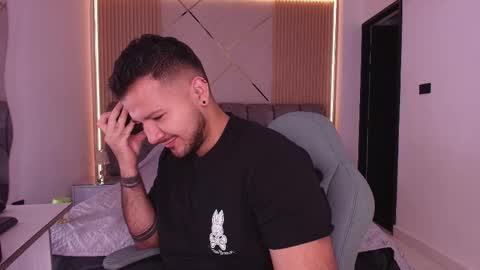 MIKEE online show from 19, 2, 2026