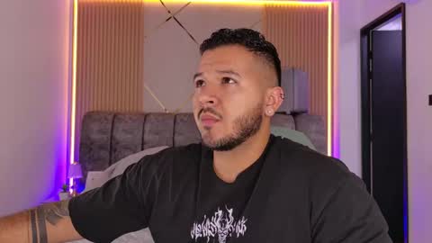 MIKEE online show from 5, 5, 2026