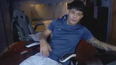 Snapshot of mr_mois chatting on 29, 6, 2026 mr_mois online show from 29, 6, 2026
