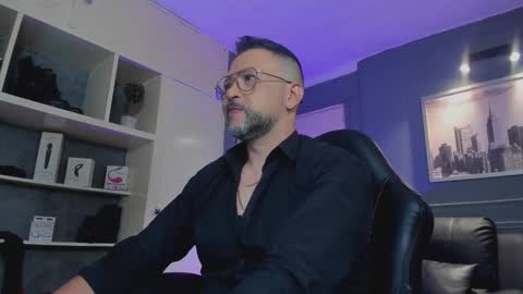 Snapshot of mrfrank_tattoo chatting on 5, 11, 2025 MrFrank. online show from 5, 11, 2025