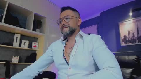 Snapshot of mrfrank_tattoo chatting on 6, 11, 2025 MrFrank. online show from 6, 11, 2025