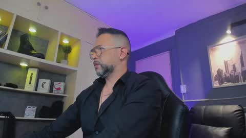 Snapshot of mrfrank_tattoo chatting on 18, 11, 2025 MrFrank. online show from 18, 11, 2025