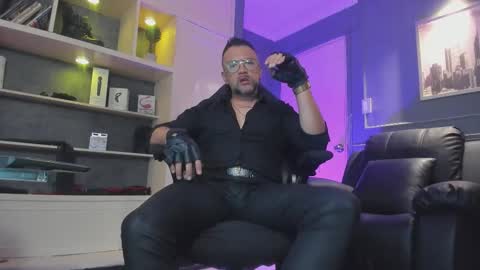 Snapshot of mrfrank_tattoo chatting on 20, 12, 2025 MrFrank. online show from 20, 12, 2025