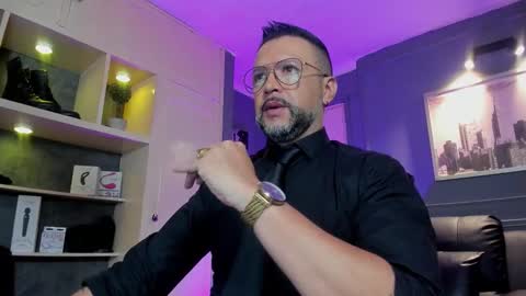 Snapshot of mrfrank_tattoo chatting on 2, 2, 2026 MrFrank. online show from 2, 2, 2026