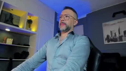 Snapshot of mrfrank_tattoo chatting on 25, 2, 2026 MrFrank. online show from 25, 2, 2026