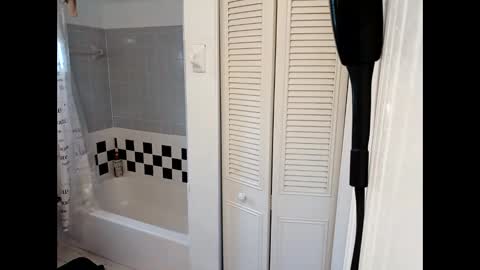 Snapshot of mrgoodbarr23 chatting on 5, 11, 2025 FRESH MEAT TELL ME WHAT YOU WANNA SEE online show from 5, 11, 2025