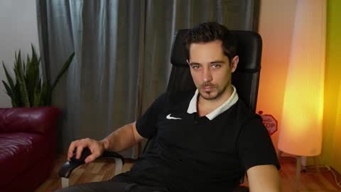 juan luis online show from 25, 12, 2024