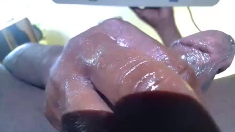 Snapshot of mrgsm975 chatting on 23, 10, 2025 GSpotMassager online show from 23, 10, 2025