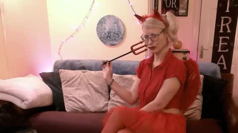 Snapshot of mrjandmrsj2014 chatting on 30, 10, 2025 Mr  Mrs J online show from 30, 10, 2025