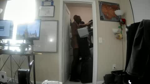 Snapshot of mrlonge1 chatting on 19, 9, 2025 Longbi1 online show from 19, 9, 2025