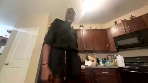 Longbi1 online show from 16, 10, 2025