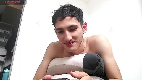 Snapshot of mrmickke chatting on 30, 3, 2026 INDEPENDT MODEL - Twitter mrmickke online show from 30, 3, 2026