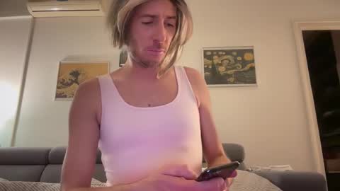 TaleOfLaura online show from 22, 12, 2025