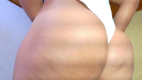 Snapshot of mrs_buttocks chatting on 1, 2, 2025 mrs_buttocks online show from 1, 2, 2025