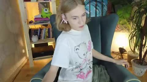 Snapshot of mrs_mills chatting on 25, 9, 2025 Barbie online show from 25, 9, 2025