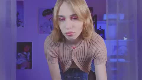 Snapshot of mrs_mills chatting on 10, 10, 2025 Barbie online show from 10, 10, 2025