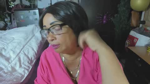 Snapshot of mrs_mommy chatting on 7, 11, 2025 mrs_mommy online show from 7, 11, 2025