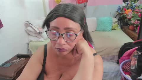 Snapshot of mrs_mommy chatting on 16, 4, 2026 mrs_mommy online show from 16, 4, 2026
