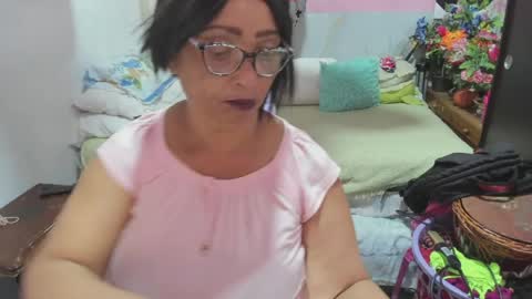 Snapshot of mrs_mommy chatting on 19, 4, 2026 mrs_mommy online show from 19, 4, 2026