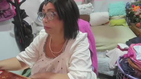 Snapshot of mrs_mommy chatting on 25, 4, 2026 mrs_mommy online show from 25, 4, 2026