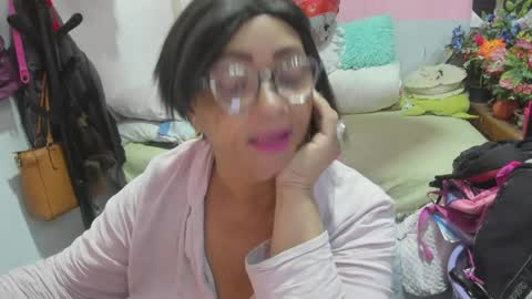 Snapshot of mrs_mommy chatting on 2, 5, 2026 mrs_mommy online show from 2, 5, 2026