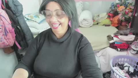Snapshot of mrs_mommy chatting on 6, 5, 2026 mrs_mommy online show from 6, 5, 2026
