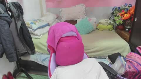 Snapshot of mrs_mommy chatting on 13, 5, 2026 mrs_mommy online show from 13, 5, 2026