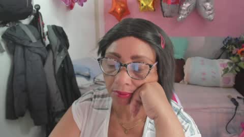Snapshot of mrs_mommy chatting on 16, 5, 2026 mrs_mommy online show from 16, 5, 2026