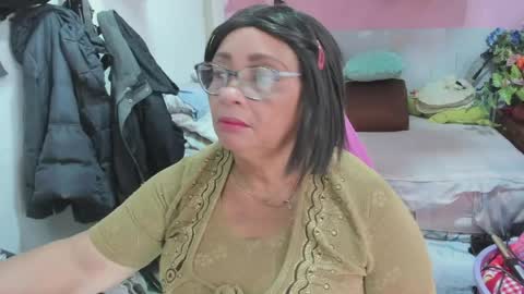 Snapshot of mrs_mommy chatting on 19, 5, 2026 mrs_mommy online show from 19, 5, 2026