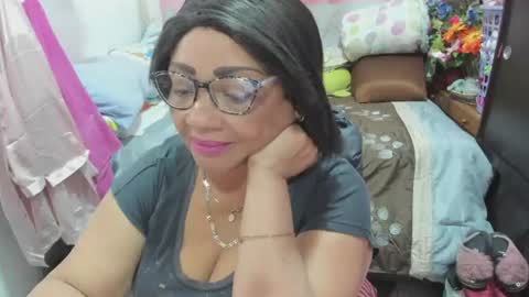 Snapshot of mrs_mommy chatting on 13, 6, 2026 mrs_mommy online show from 13, 6, 2026
