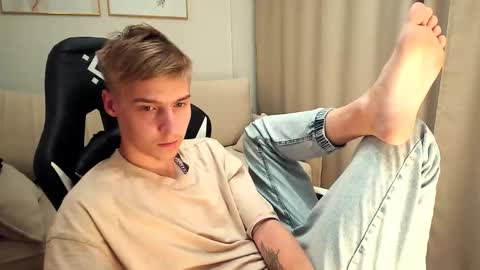 Adam online show from 27, 9, 2025