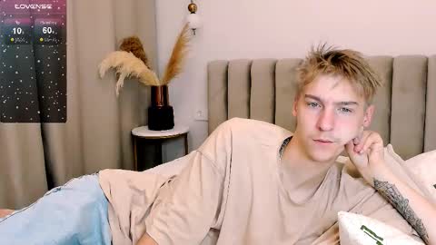 Adam online show from 6, 10, 2025