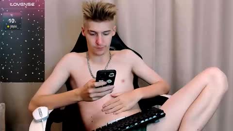 Adam online show from 8, 10, 2025