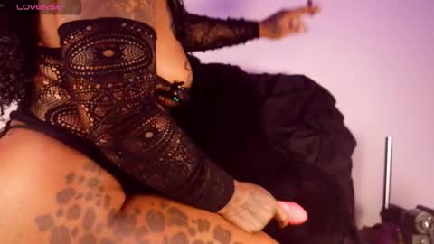 Snapshot of ms_booty_boop chatting on 16, 12, 2025 Ms Booty Boop online show from 16, 12, 2025