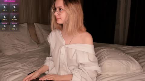 Snapshot of ms_elizabethqueen chatting on 8, 12, 2024 Elizabeth online show from 8, 12, 2024